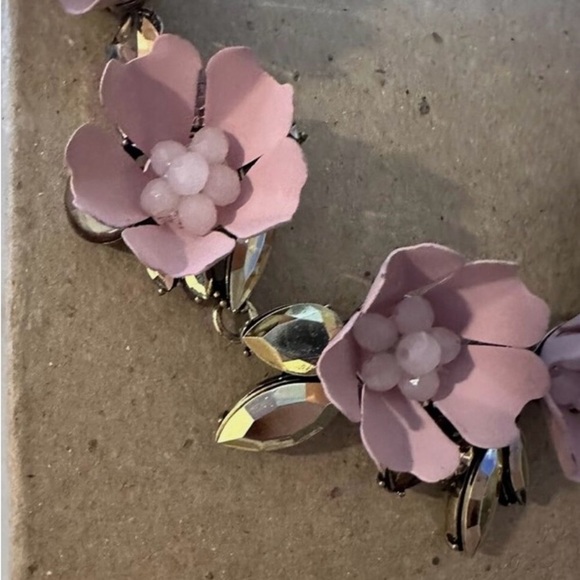 Simply Vera Wang 3D Pink Flower Rhinestone Statement Necklace NWT - Picture 3 of 6